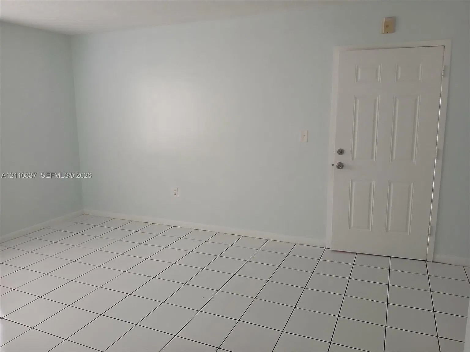 Laguna Club East Condo — Photo 3