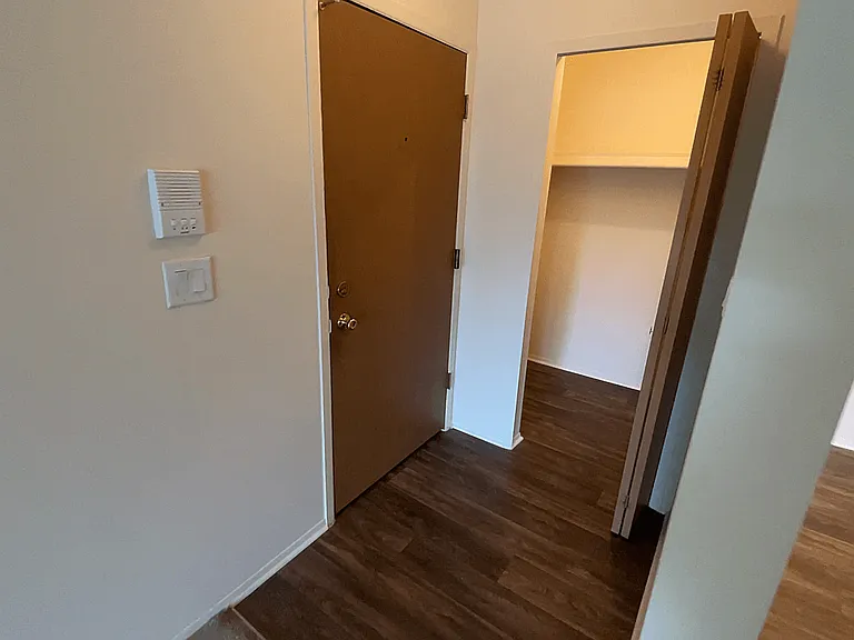 Eastwood Village Apartments — Photo 51