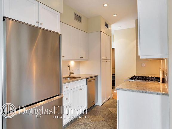 5th image of 248 E 31st St APT 5A