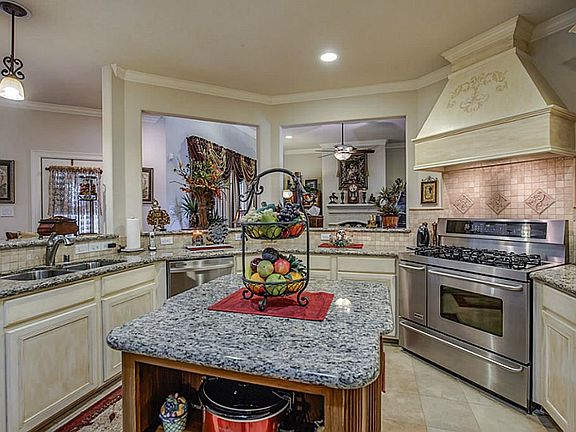 5th image of 8972 Forest Lake Dr