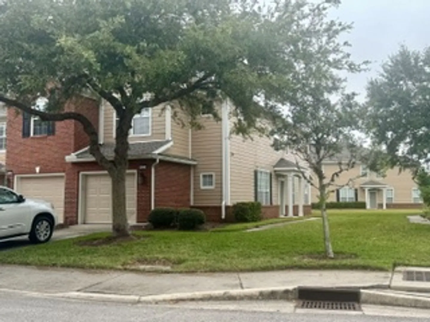 4225 Crownwood Dr — Photo 2