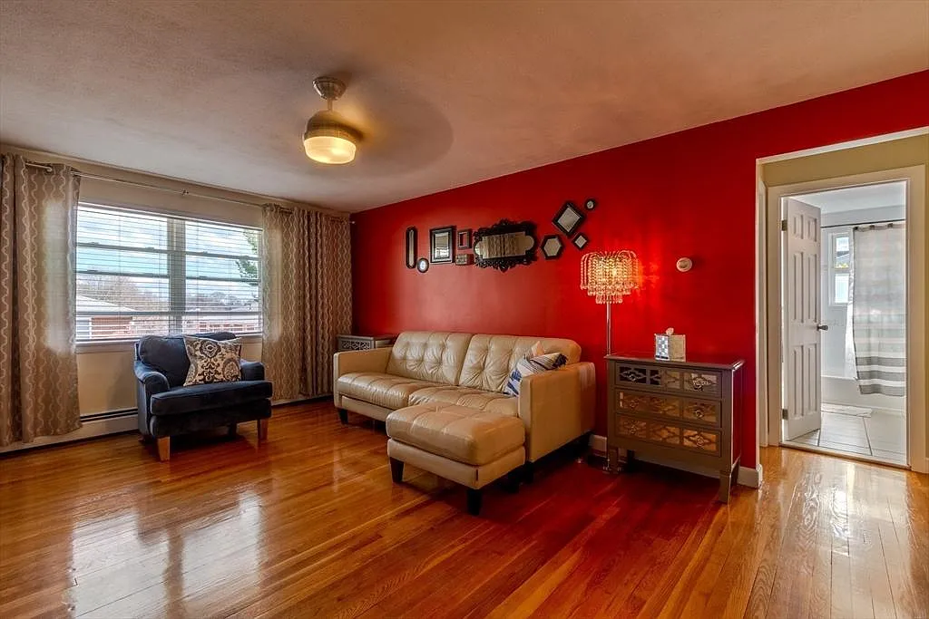 Building Photo - 37 Montvale Ave #11