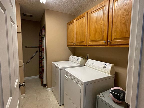 4th image of 525 Jordan Creek Dr