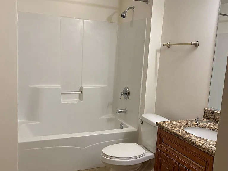 2322 S Canal St #407 — Photo 5
