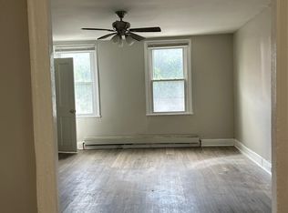 255 4th St APT 1, Troy, NY 12180