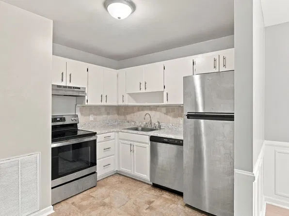 555 N Dupont Ave APT C62, Madison, TN 37115