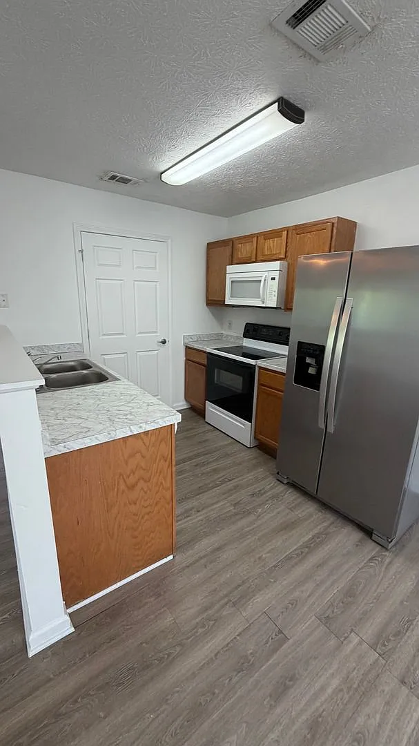 9131 Laird Street — Photo 3