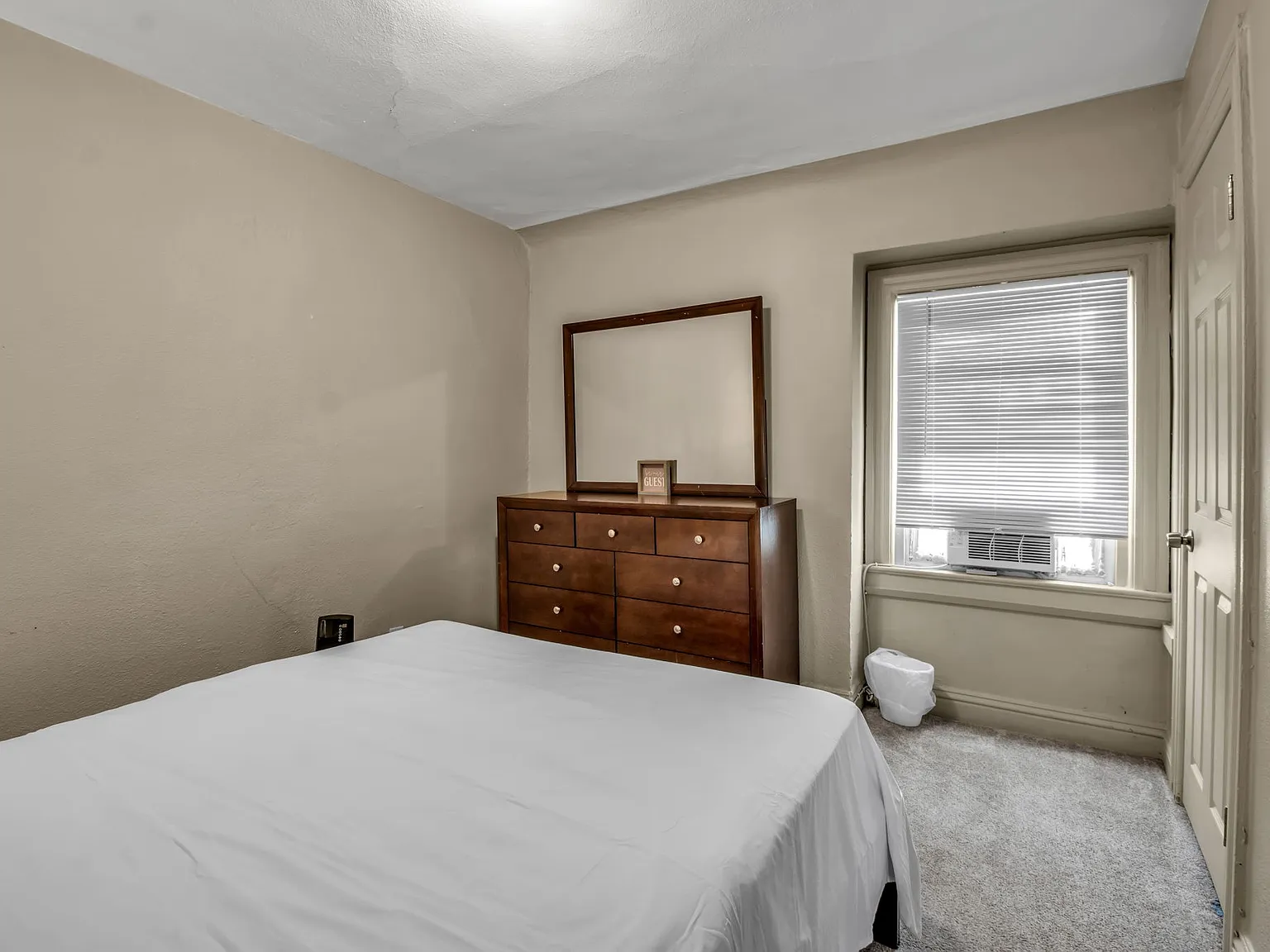 2 bed, 1250 sqft, $1,749 — Photo 4