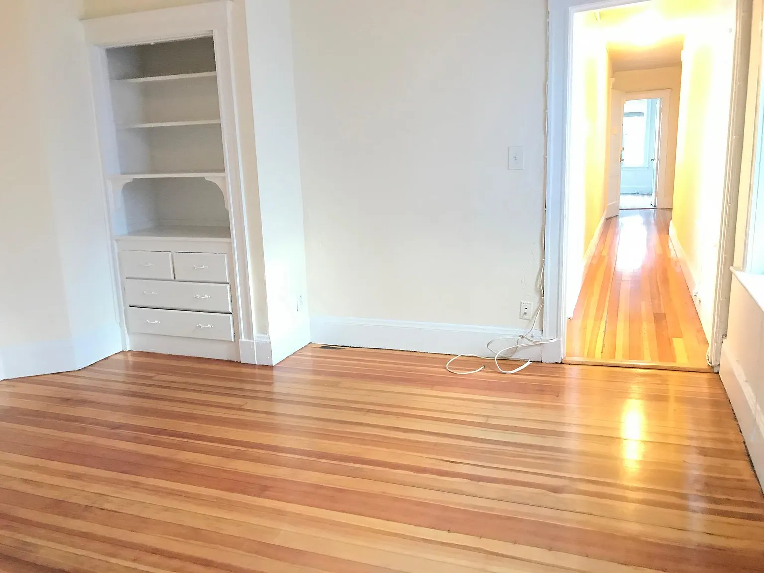 2 bed, 1000 sqft, $3,200 — Photo 4