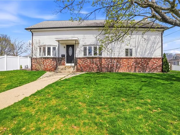 353 High St, Cumberland, RI 02864