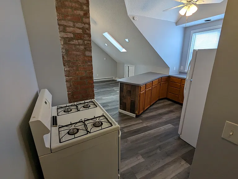 359 Oak St #3 — Photo 8