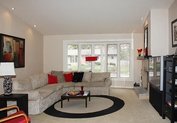 Great Room off DR with see through FP