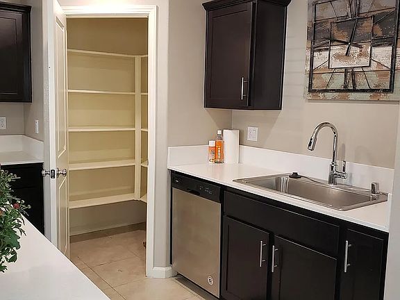 3rd image of 750 Newton Ct