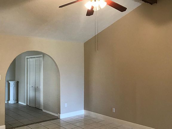 3rd image of 3114 Kleimann Ave