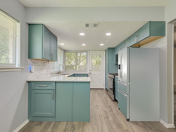 3rd image of 10405 Quail Ridge Dr