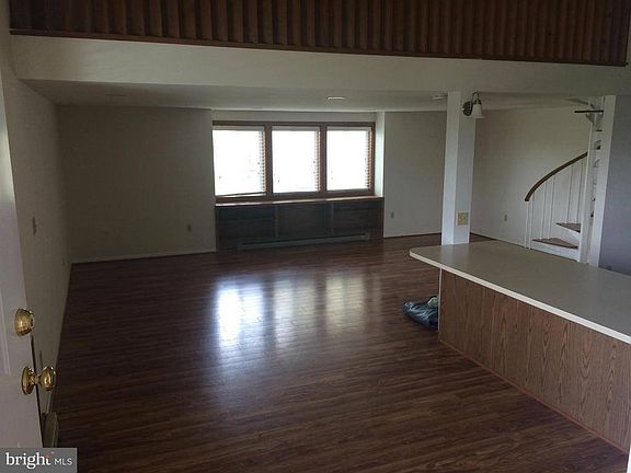 4th image of 9918 Millrace Ln