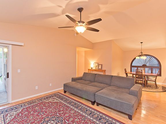 4th image of 8009 W Paradise Dr