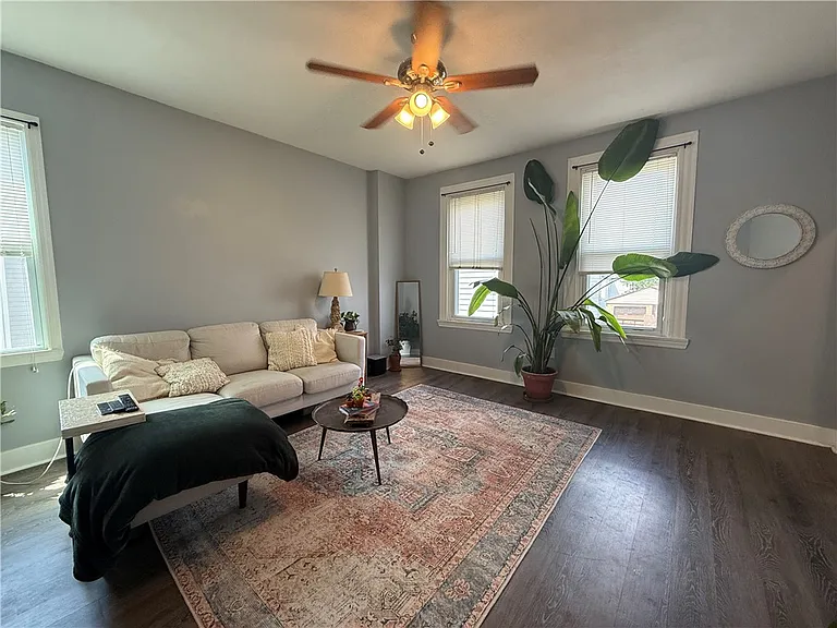 907 Spring Way — Photo 14