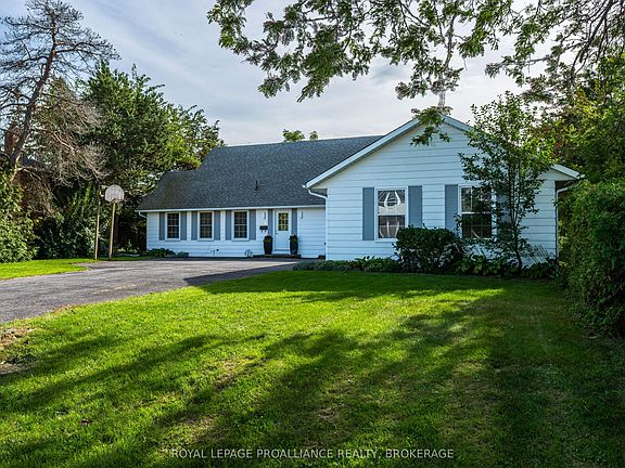 2nd image of 34 Cambridge Cres