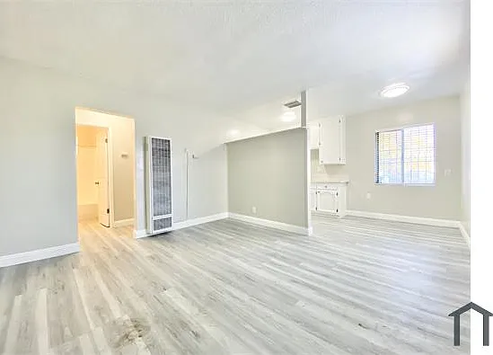 8911 S Figueroa St #1 — Photo 4