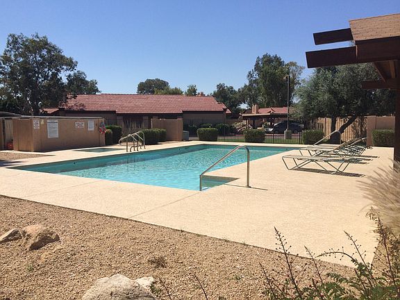 4th image of 905 S Lola Ln APT 4