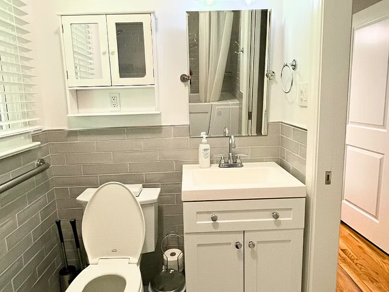 1429 Lyon Ct — Photo 9
