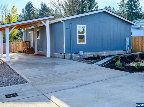 834 SW Cherry St, Willamina, OR 97396