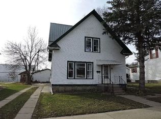 813 E Main St, Decorah, IA 52101