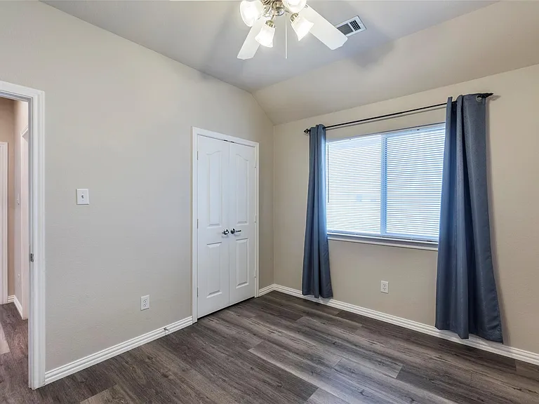 5109 Keating St — Photo 14