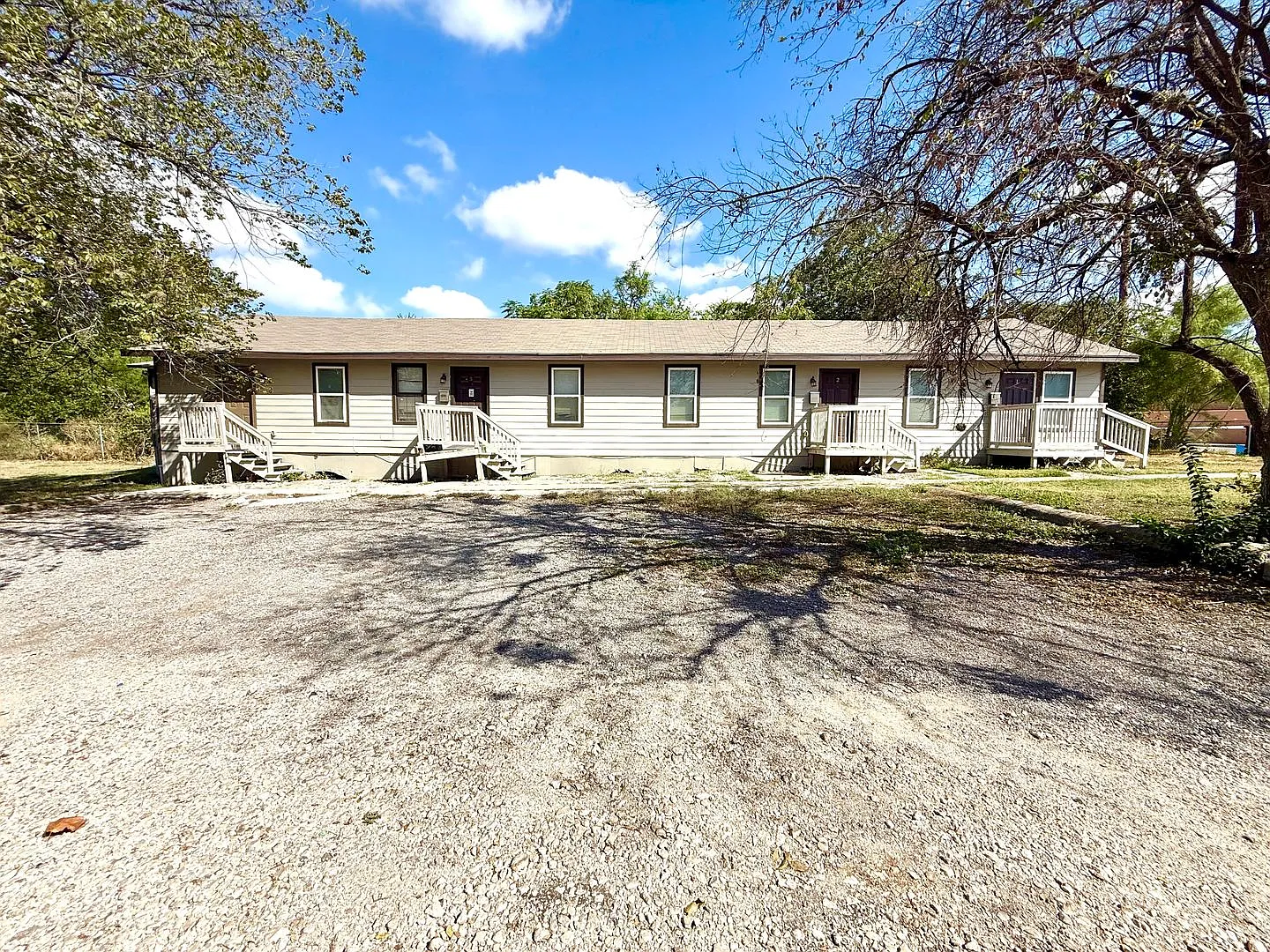 2-Bedroom Unit Near the Alamodome & Downtown San Antonio! — Photo 1
