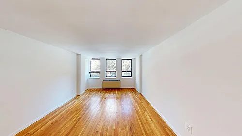 121 Reade St Photo 1