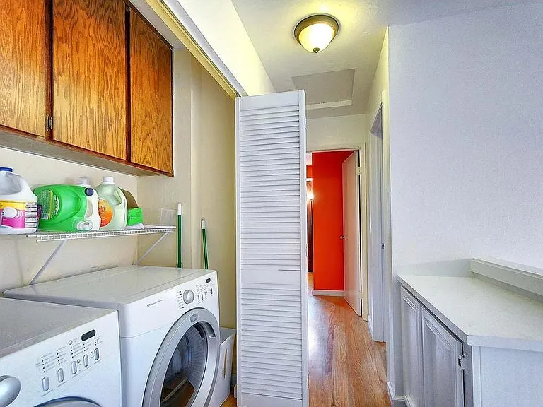 2401 Branchwood Ct #ROOM FOR RENT ONLY — Photo 2