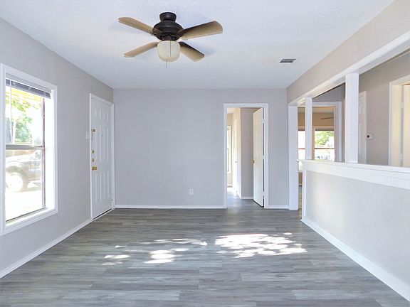 5th image of 1014 Peak St