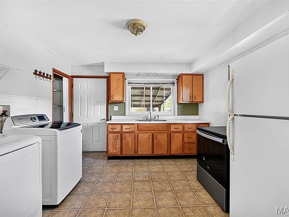 11th image of 7377 Riffle Island Dr