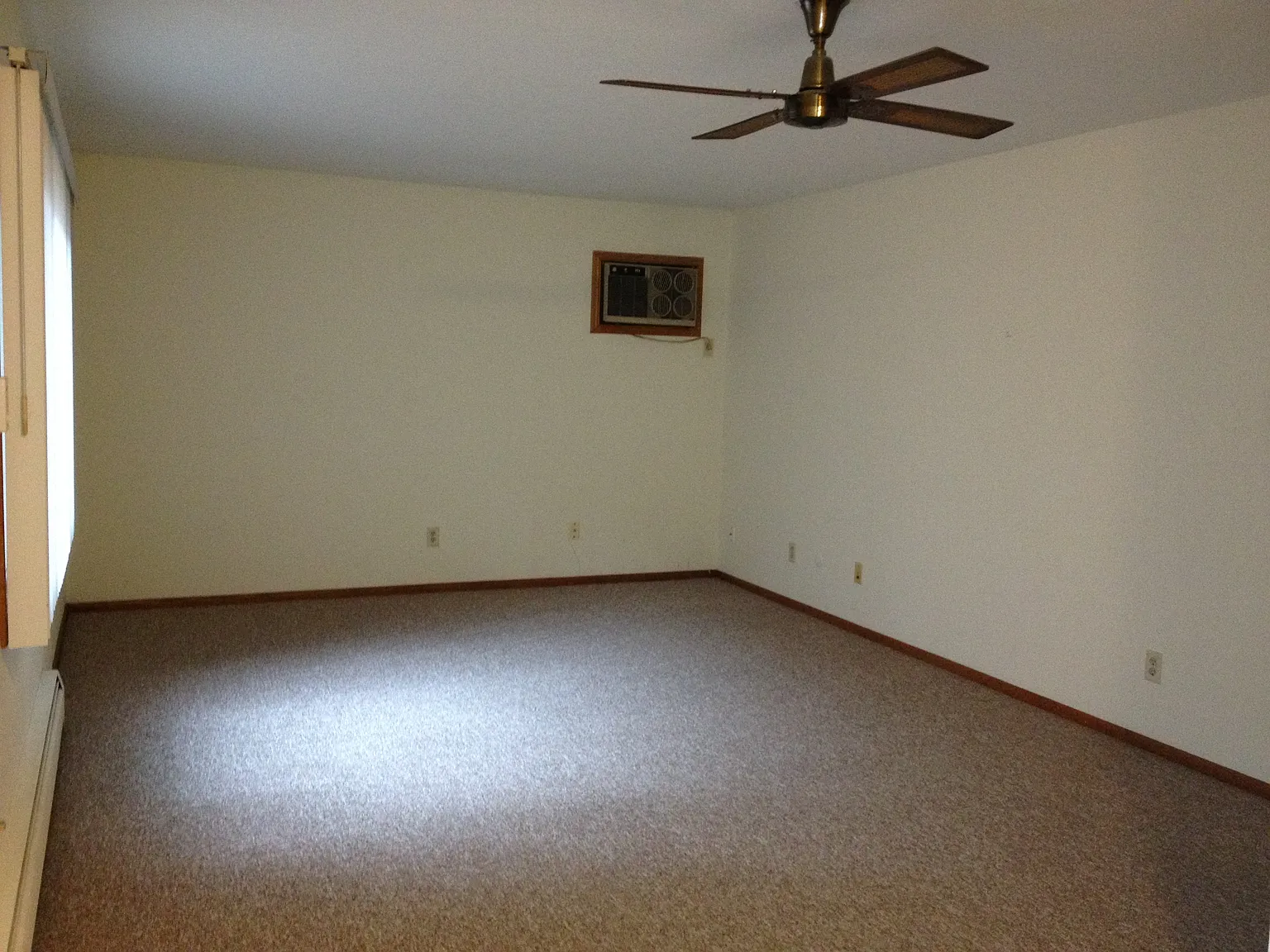 1 bed, 650 sqft, $1,150 — Photo 4