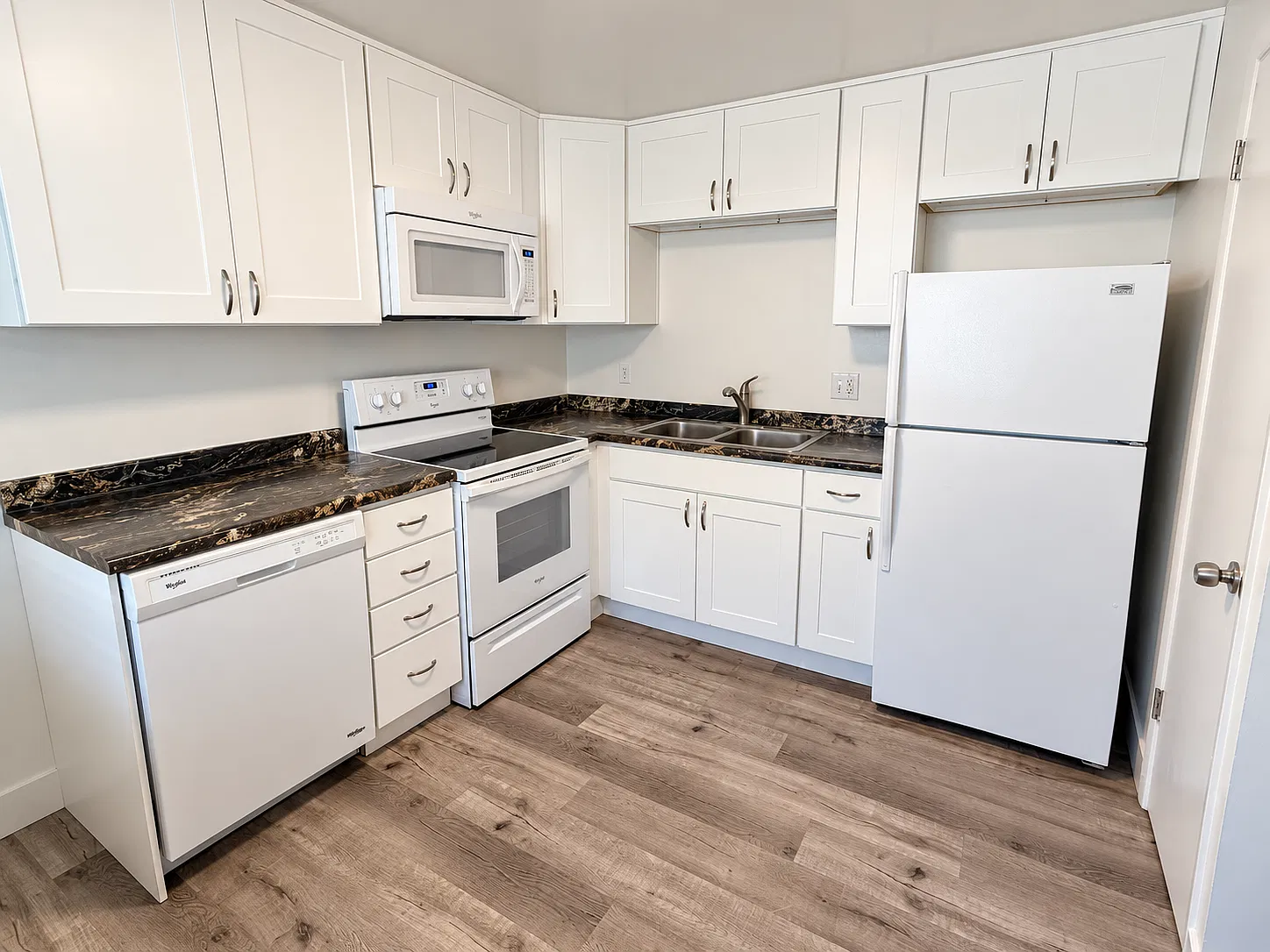 2 bed, 850 sqft, $1,375 — Photo 1