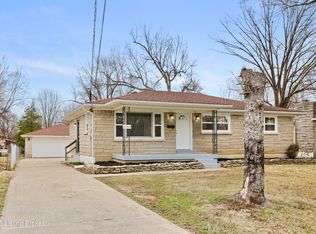 3208 Teakwood Cir, Louisville, KY