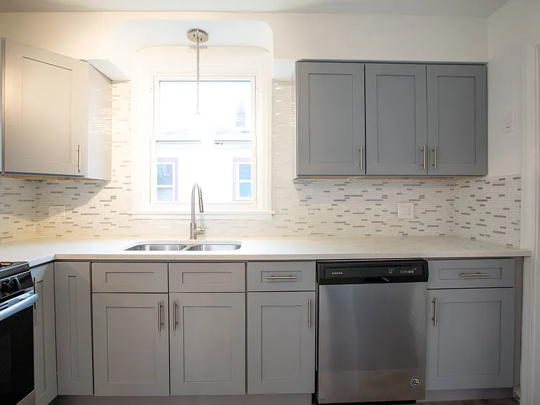 9237 S Utica Ave — Photo 5