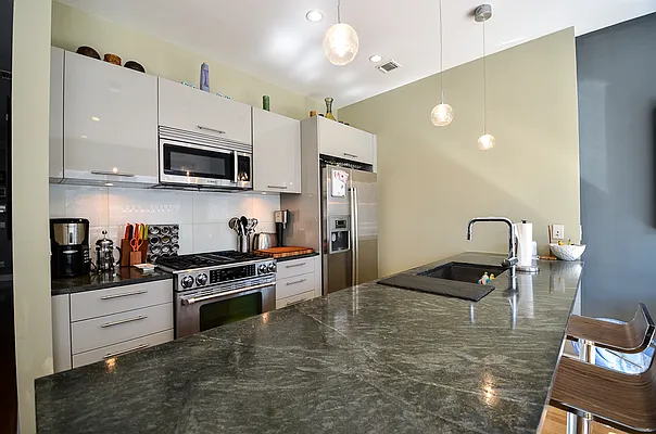 Sold by Brick&Mortar | media 26