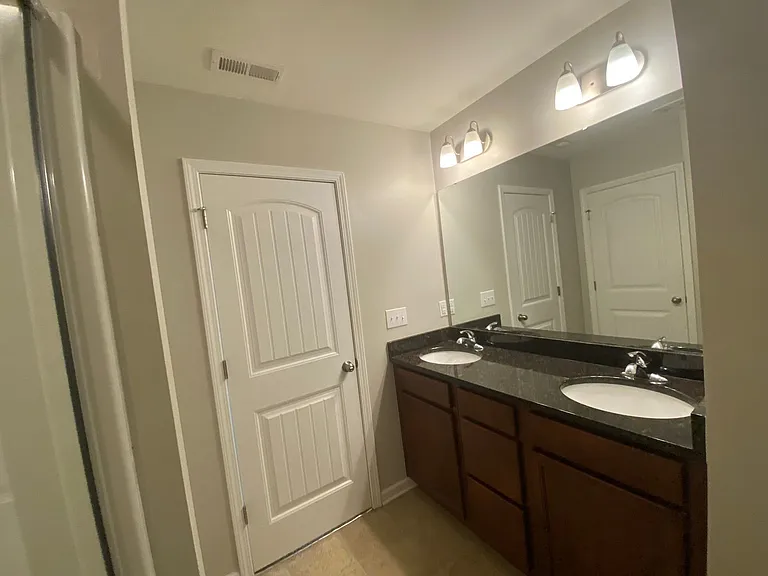 35 S Grey Abbey Dr — Photo 24