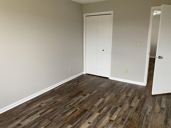 3rd image of 2233 Wittenham Pl