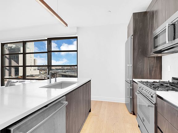 3rd image of 1333 Jackson Ave #4D