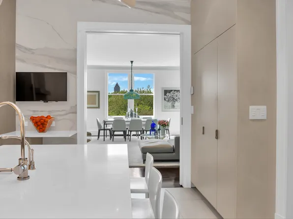 988 5th Avenue image 3 of 13