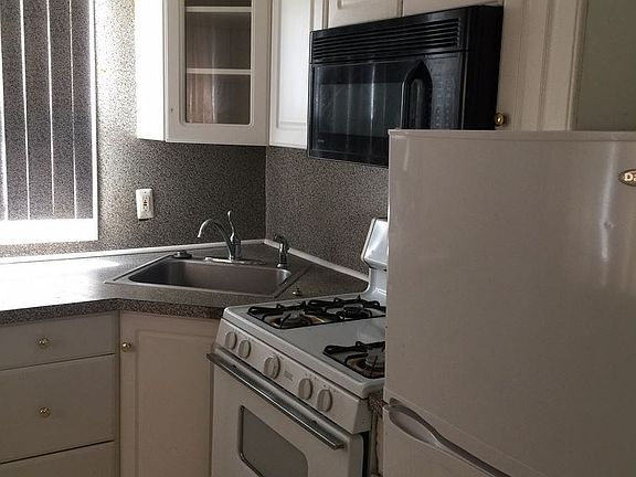 2nd image of 1440 N Corlies St