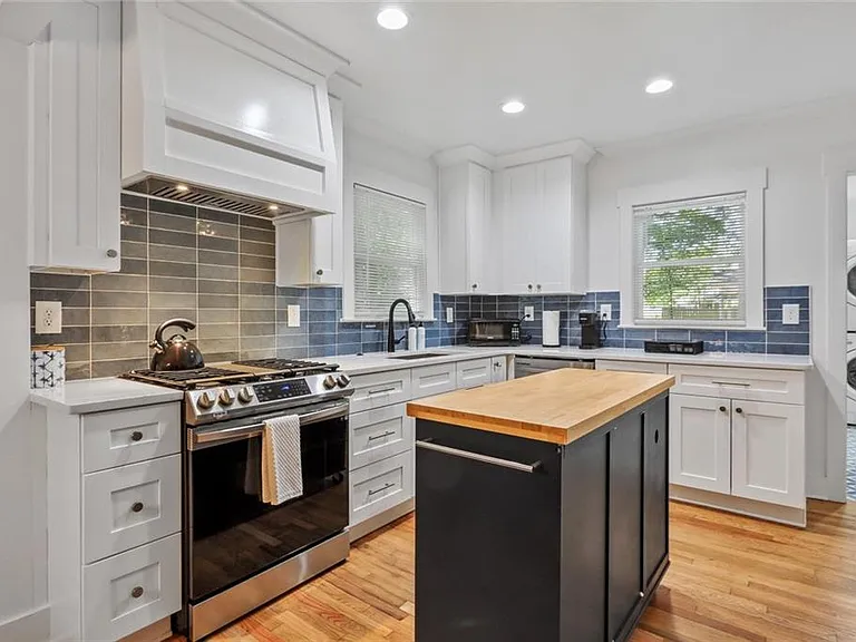 761 Palatine Ave SE — Photo 3