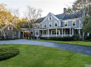 5 Mowbray Ln N, Cold Spring Harbor, NY 11724