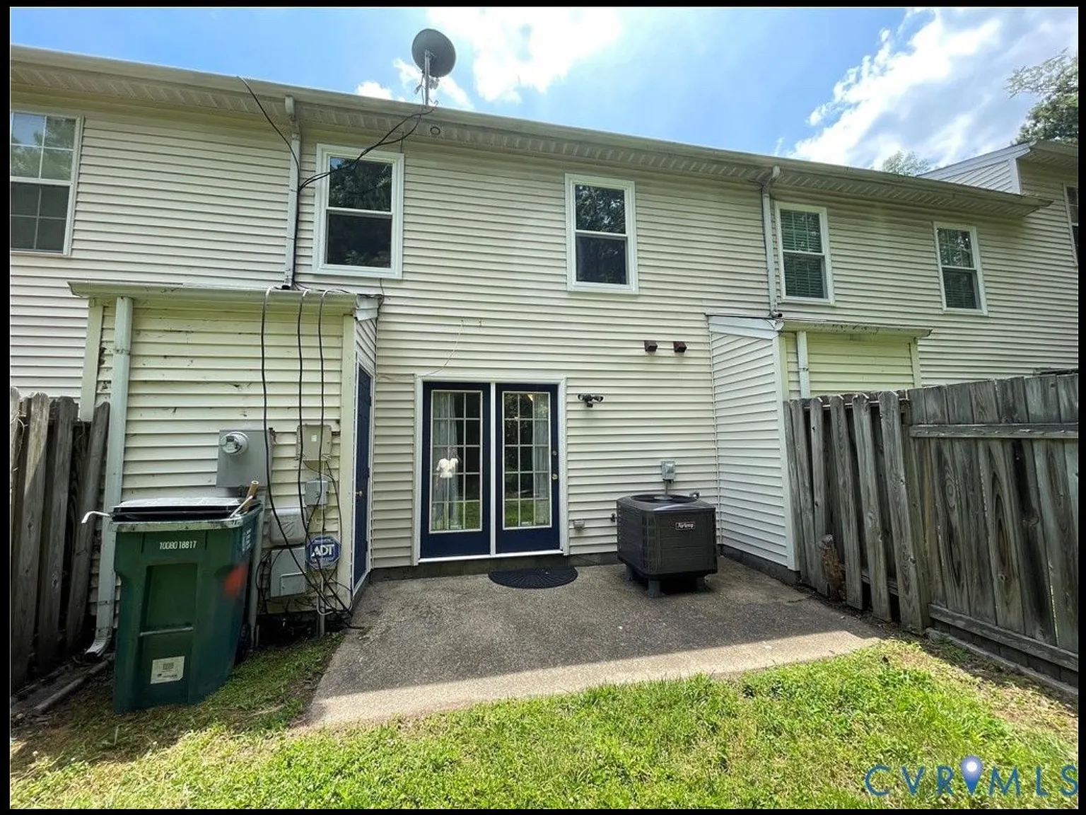 3 bed, 1.5 bath, 1360 sqft, $2,175 — Photo 4