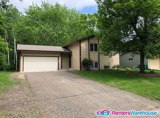 2093 Cliffview Dr, Eagan, MN 55122