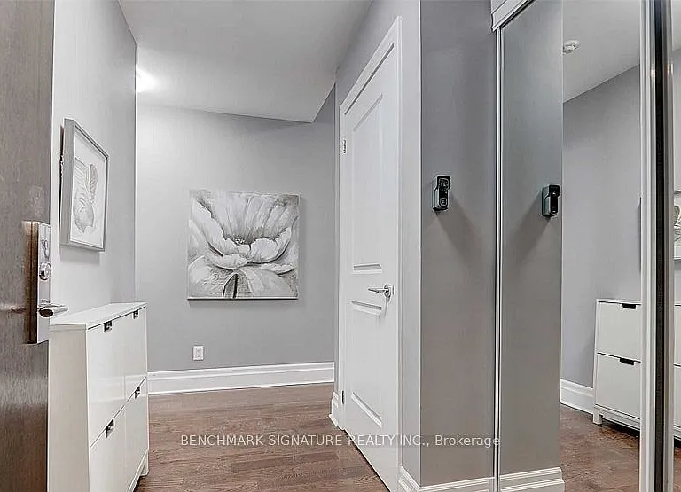 1 Upper Duke Cres #901 — Photo 22