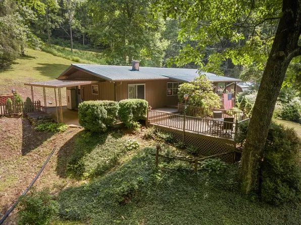 63 Wood Pond Rd, Franklin, NC 28734